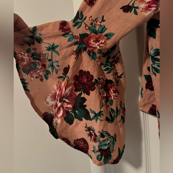 SIRENS Crop Top - Picture 2 of 2